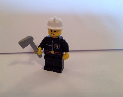 Lego minifigure pompiere