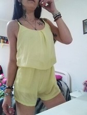 playsuit tutina intera  abbigliamento donna chiffon giallo shorts catene bretell