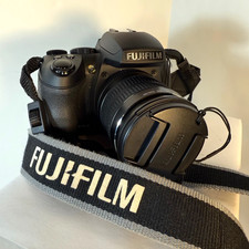 Pacchetto fotocamera LCD Fujifilm FinePix HS30 EXR 16MP 30x zoom borsa caricabatterie