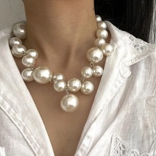 Collana di perle simulate