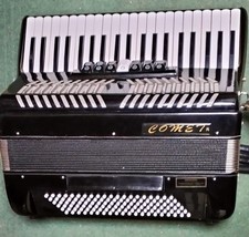 fisarmonica 120 bassi COMET usata - colore nero