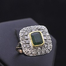 VINTAGE 9KT GOLD EMERALD RING