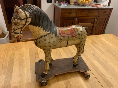 Antico cavallo giocattolo - cavallo,