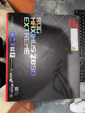 Scheda madre ASUS ROG Maximus Z890 Extreme EATX con tutti gli accessori