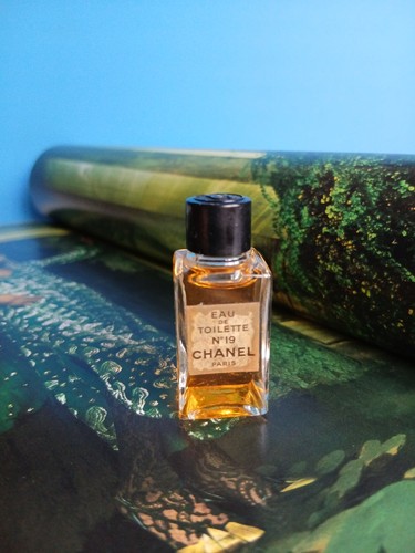 Chanel eau de - "chanel", 19",