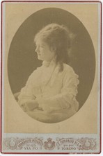 Armadio Circa 1875. Donna Di