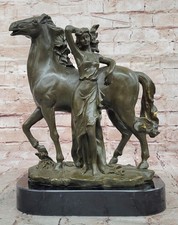 Elegante Donna E Cavallo