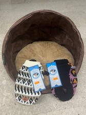 Lotto cuccia vestitini giochi igiene cibo cani cucciolo