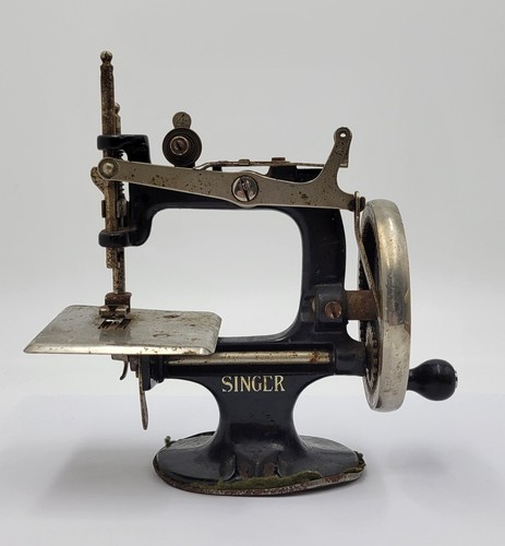 Antique singer sewing - singer,