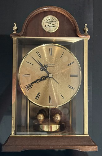 Vecchio tempus fugit - "tempus, fugit"