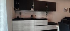 Cucina alta qualita', colore nero con schiariture in marrone la cucina ha 3 anni