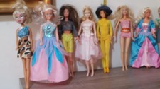 LOTTO DI N.10 VARIE BARBIE DA