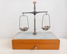 Vecchia Bilancia di Precisione