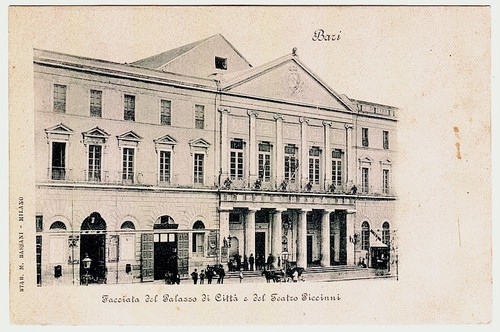 Bari facciata palazzo di - facciata,