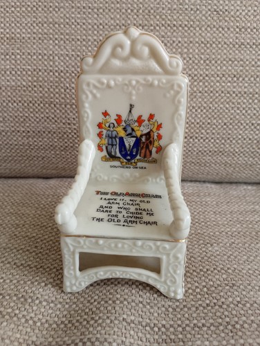 Vintage carlton crested china - carlton,