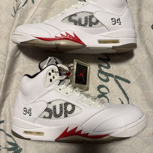 Supreme air jordan white - 5,