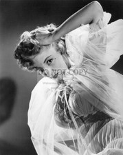 ALLISON HAYES IN "CONTARE TRE