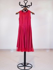 Abito donna di colore rosso con sotto gonna in tulle rosso