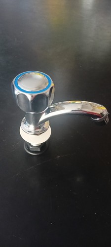 Rubinetto singolo per - , lavabo