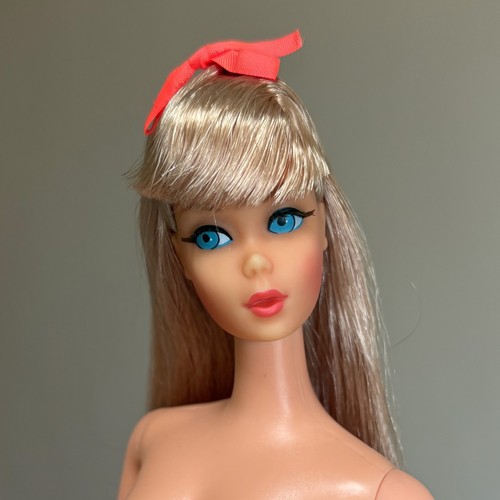 Barbie bambola bionda