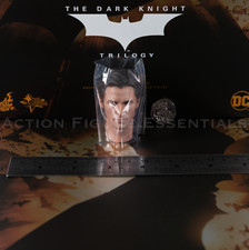 Hot toys batman begins - hot,