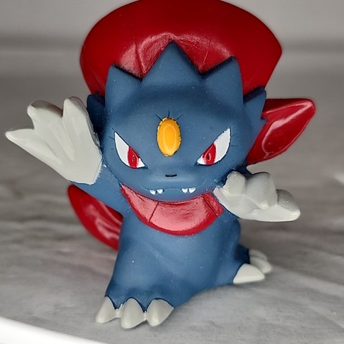 2005 pokemon finger puppet - finger,
