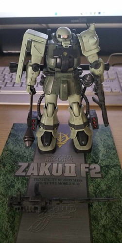 Bandai gunpla zaku f2 - ii,