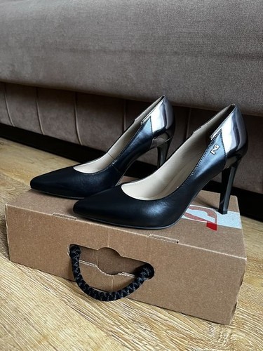 Tacchi donna nero giardini