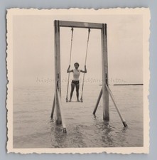 Grado Italia 1954 - Donna in