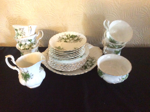 Royal albert trillium set - royal,