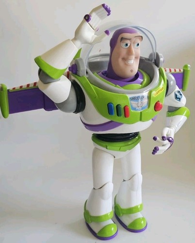 Buzz lightyear toy - lightyear,
