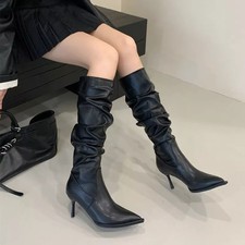 Stivali Neri A Punta In Pelle