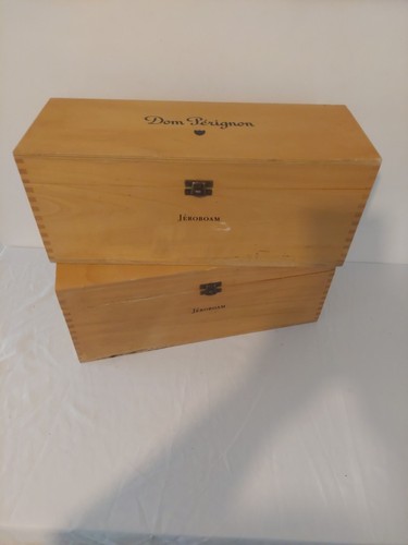 Pair dom perignon - of,