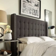 Sarah Wing testiera da