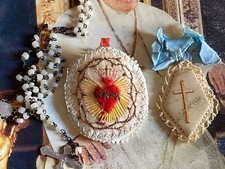 RARO LOTTO RELIQUIE AGNUS DEI: ricamate a mano con rosario in pietra dura!!!