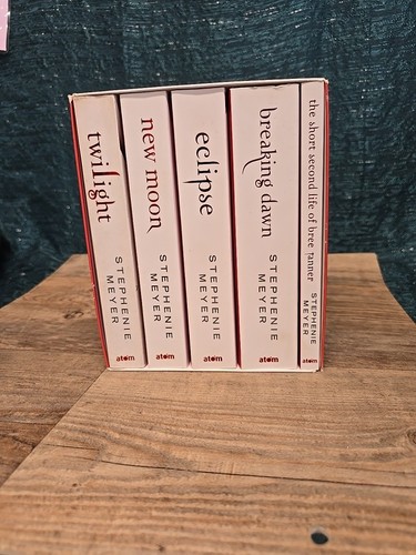 Twilight saga book set - 5,