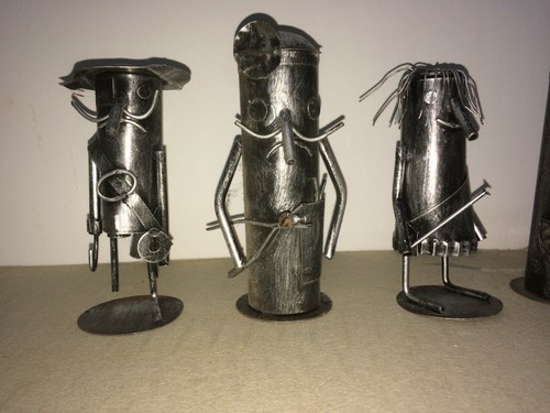Inusuali sculture - sculture, in
