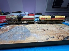 Coppia di carri cisterna a carrelli tipo UAH delle FS scala H0, Lima