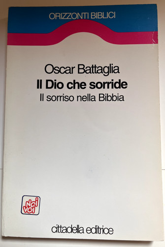 Dio che sorride il - il, sorride.