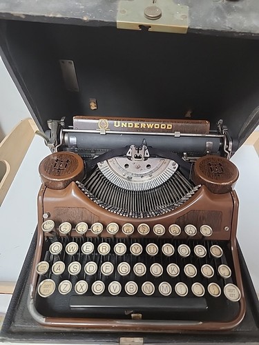 Antica macchina scrivere - antica,