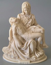 Statua Pietà A. Santini