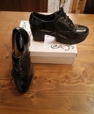 Francesine in vernice (materiale sintetico) con tacco e plateau N. 39,5