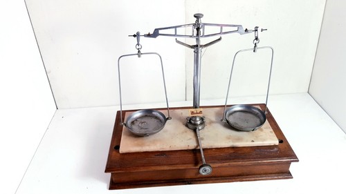 Bilancia vintage farmacista