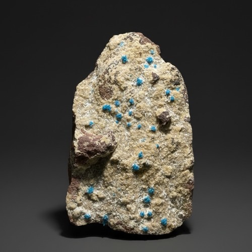 Raro minerale blu elettrico
