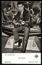 Cartolina Musicista Ted Herold suona la chitarra 