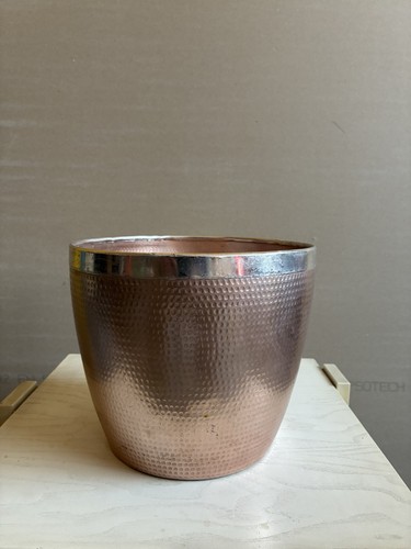 Rare metal vase irmel design - metal,