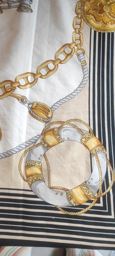 Elegante leggero foulard con