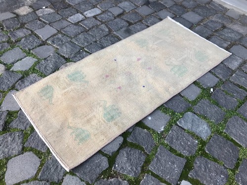 Tappeto piccolo vintage turco