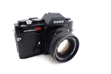 Konica Autoreflex T4 SLR con