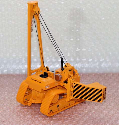 Modello metallo caterpillar - metallo,